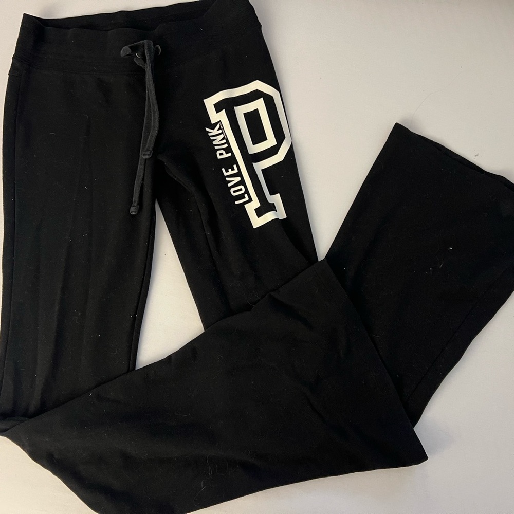 Love pink pants flare